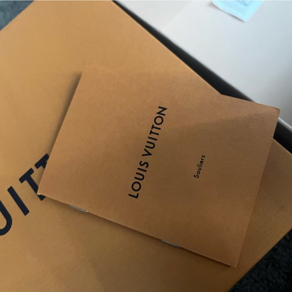 Louis Vutton flats - Picture 8 of 9